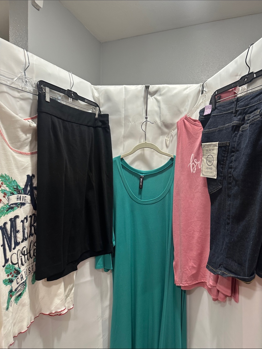 5 pcs bundle of clothes excellent condition some plus size some extra large